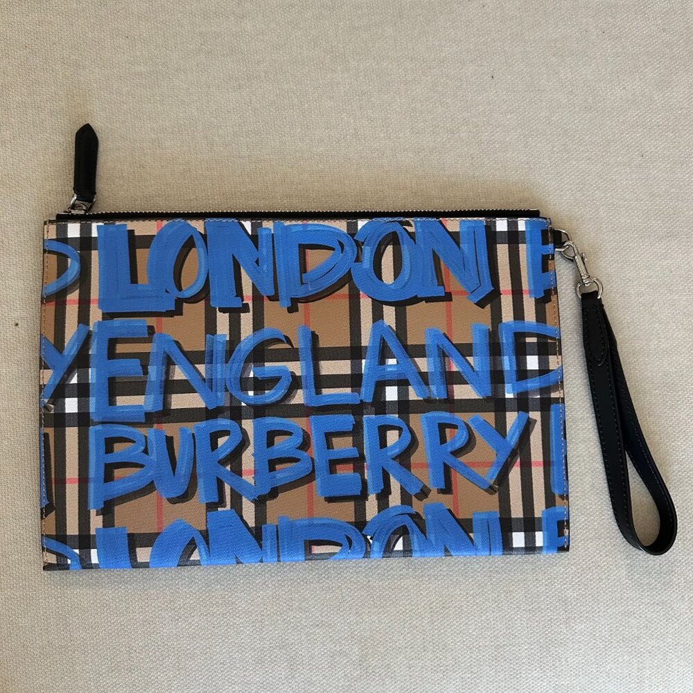 Burberry Pouch - Picture 2 of 3